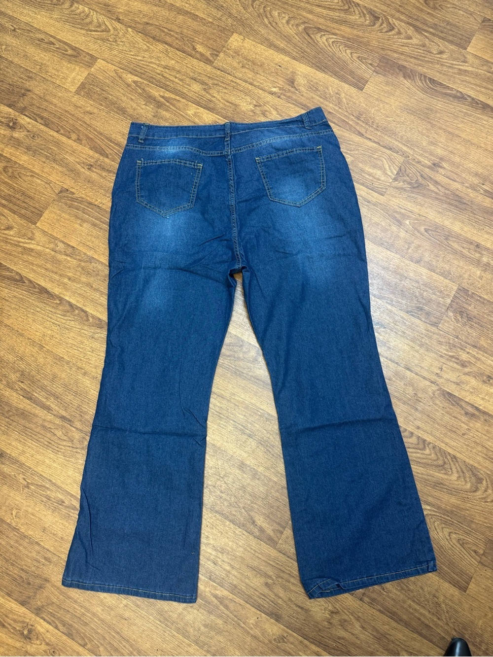 New Women’s XL lightweight denim pants. Size 35-36 inches. - Picture 2 of 3